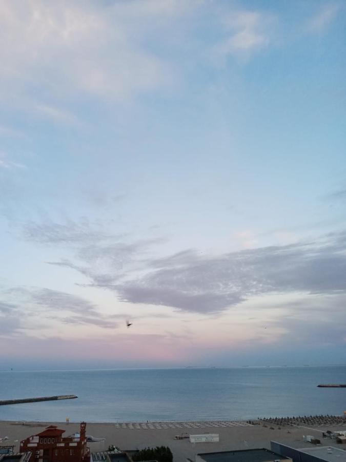 Magic Blue Sea Lägenhet Constanţa Exteriör bild